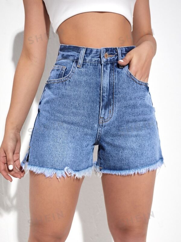 Shorts en mezclilla de talle alto bajo crudo