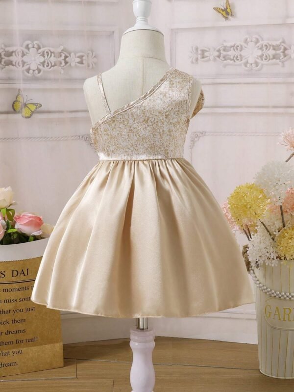 Vestido con impresión dorada y dobladillo asimétrico para niña bebé - Imagen 3