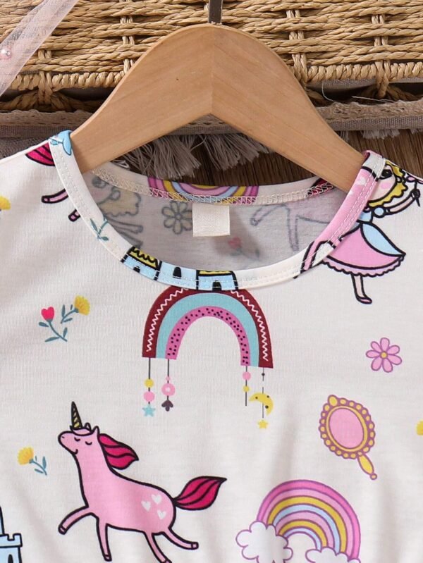 El vestido con estampado de unicornio y arcoiris para niñas - Imagen 3