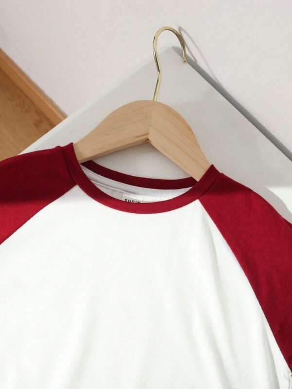 Camiseta casual de cuello redondo con manga raglán de bloque de color simple para niños - Imagen 3