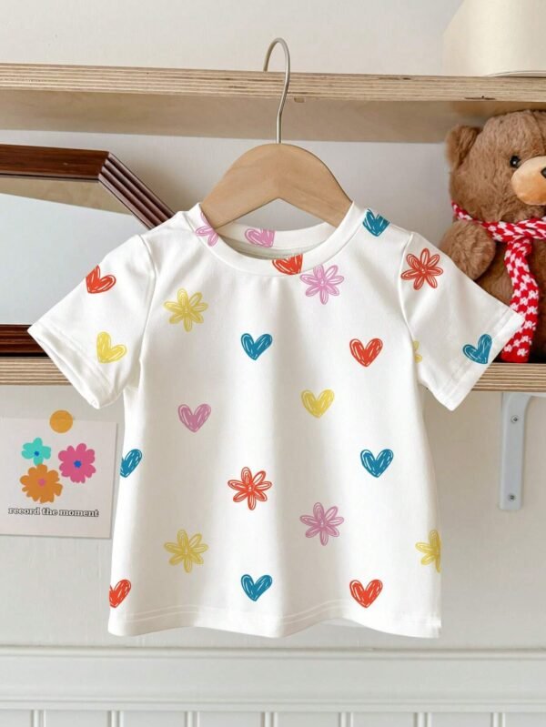 Camiseta manga corta con estampado de corazón para niña bebé