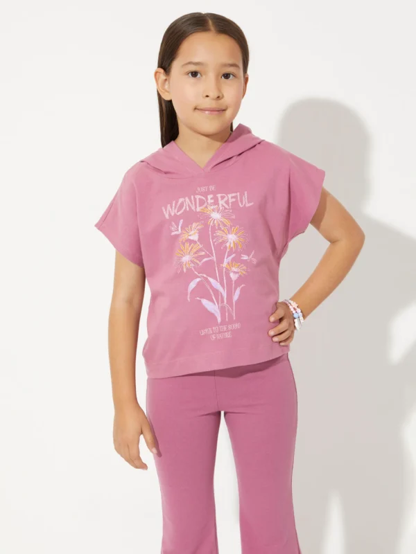 Playera Manga Corta Estampada con Capucha Rosa