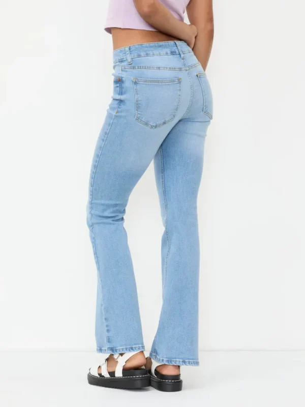 Jeans Flare de Mezclilla Azul Claro - Imagen 3