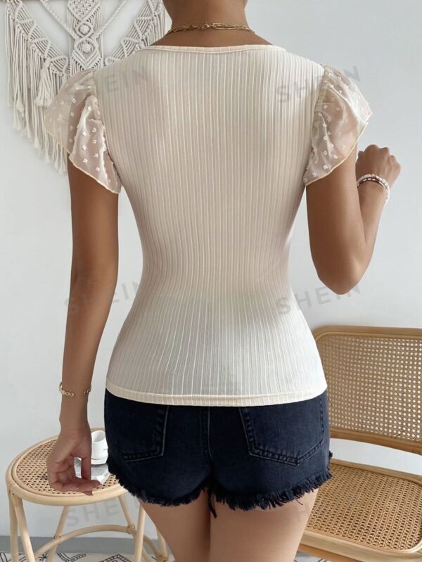 Blusa de lunares de manga mariposa de cuello con abertura - Imagen 3