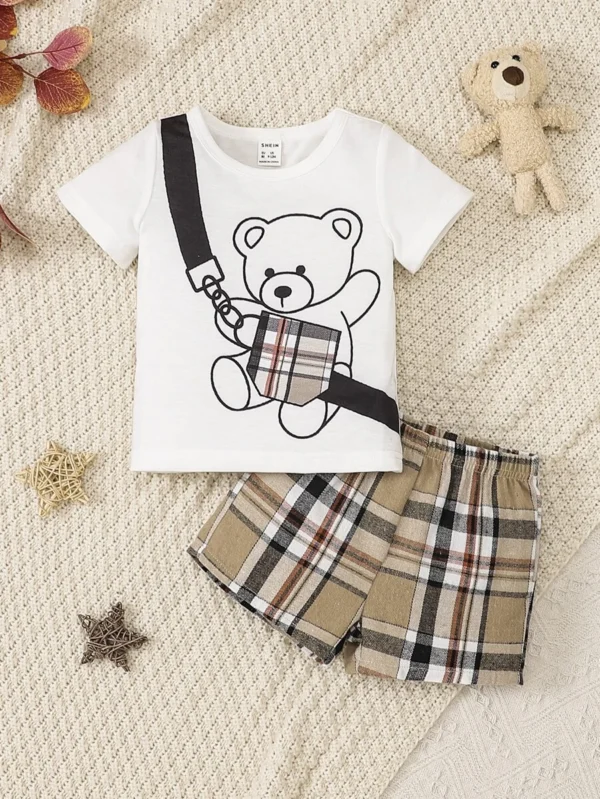 Conjunto de 2 piezas de camiseta con estampado de oso y pantalones cortos a cuadros