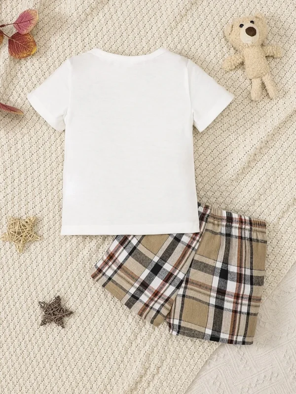 Conjunto de 2 piezas de camiseta con estampado de oso y pantalones cortos a cuadros - Imagen 2