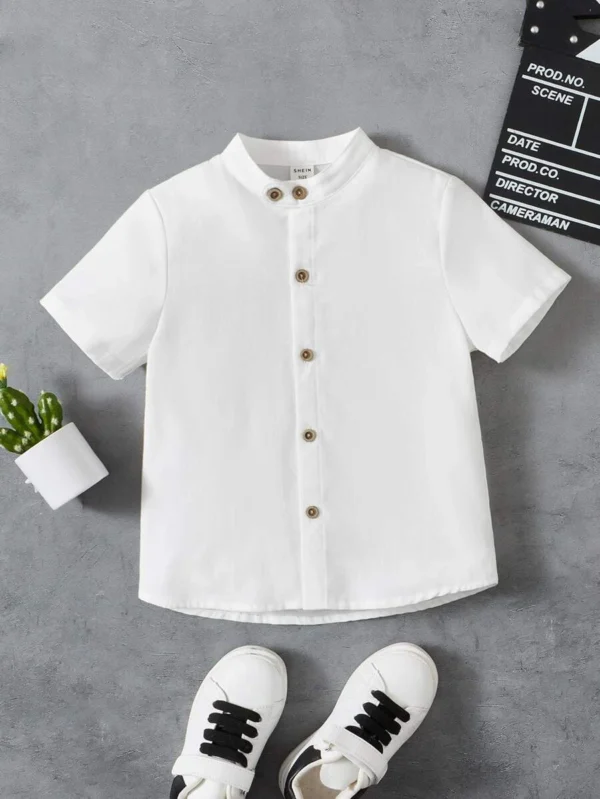 Camisa de manga corta negra con cuello de pie tejido casual