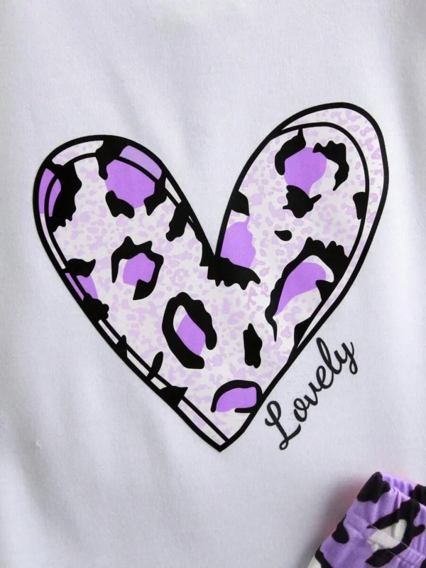 Conjunto De Camiseta Gráfica Con Corazón Y Shorts Para Niñas - Imagen 2