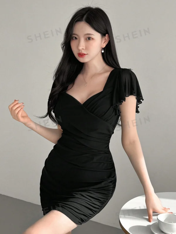Vestido Ajustado Con Cuello En Forma De Corazón - Imagen 3