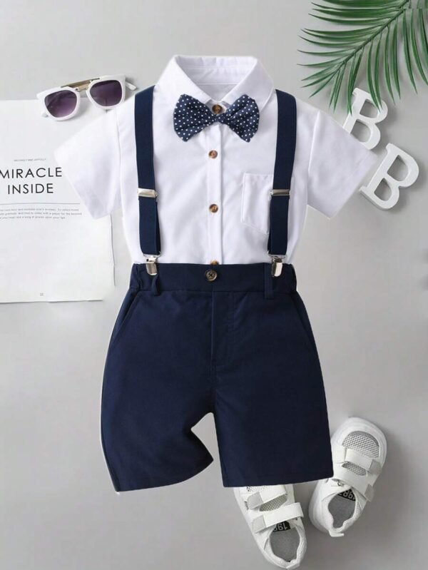 Conjunto de camisa de manga corta y pantalones con tirantes para niño