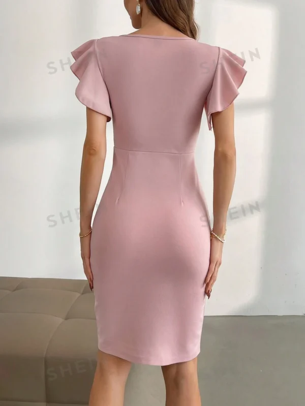 Vestido sencillo de manga acampanada con volantes - Imagen 3