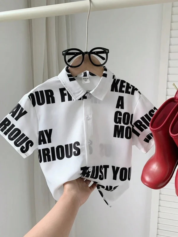 Camisa juvenil casual de manga corta tejido suelto con letras impresas completas