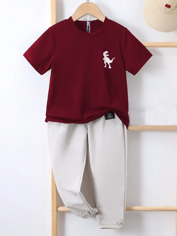 Camiseta de manga corta con estampado de dinosaurios y pantalón casual gris claro