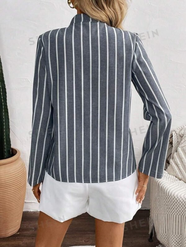 Camisa holgada y casual de mujer a rayas de algodón y lino - Imagen 2