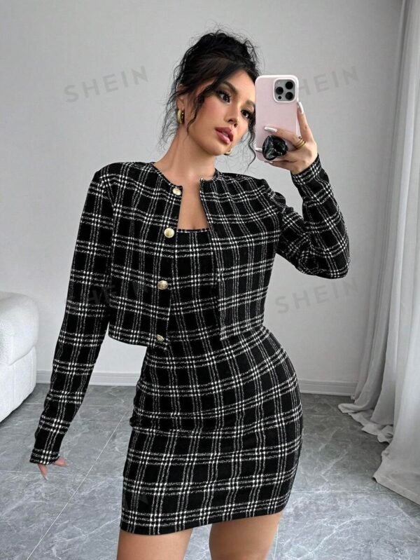 Conjunto de vestido de midi ajustado con estampado de cuadros y chaqueta