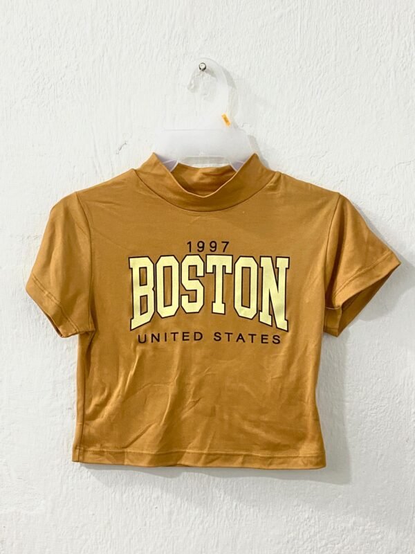 Camiseta con estampado BOSTON unicolor