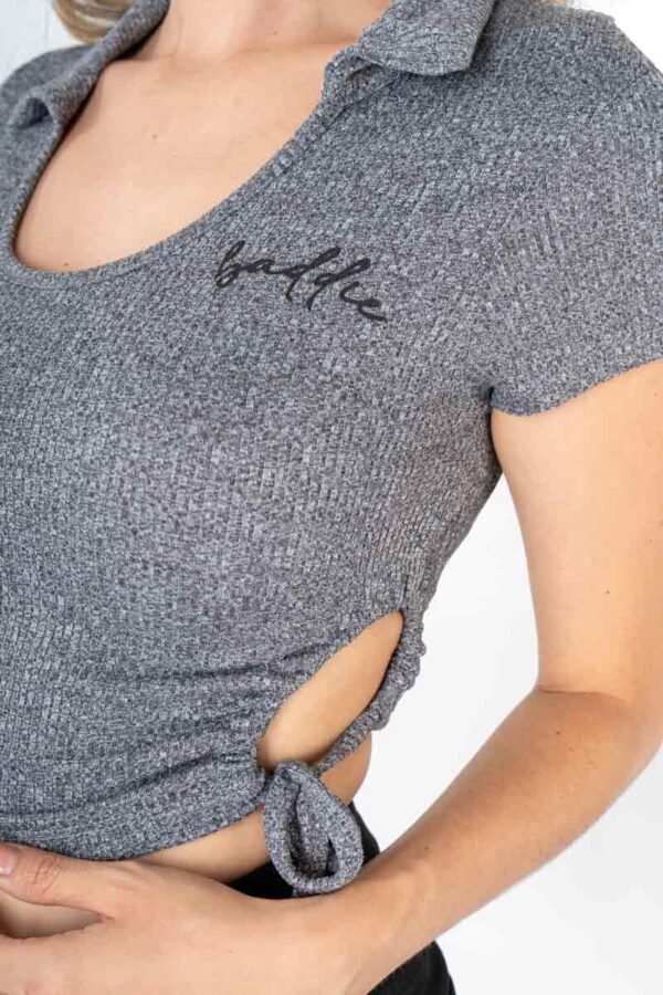 playera manga corta y cuello camisero - Imagen 2