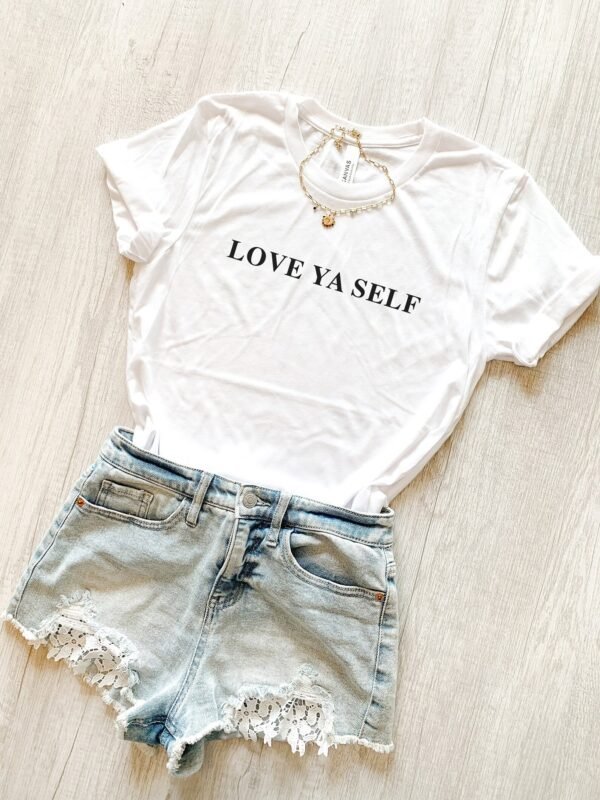 Camiseta Love Ya Self color blanco