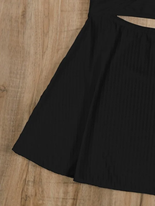 Conjunto de tankini acanalado con parte delantera torcida - Imagen 2