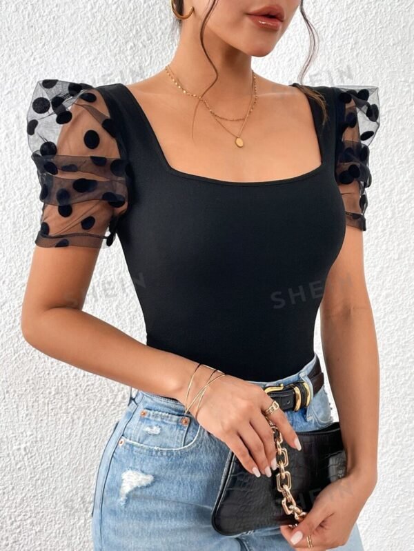Blusa con malla jacquard en contraste de manga farol