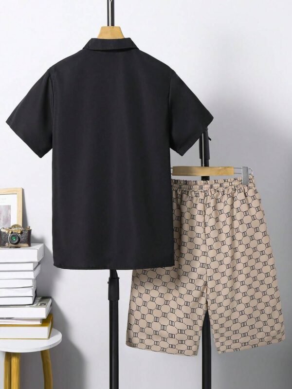 Conjunto de camisa y shorts con estampado retro para chicos adolescentes - Imagen 3