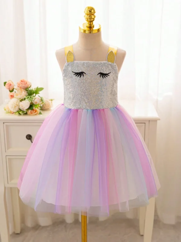 Vestido de princesa con tirantes finos para niña