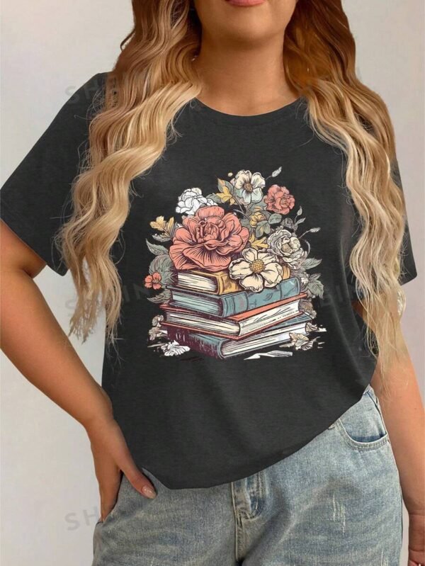 Camiseta de mujer de talla grande con estampado de libros y flores