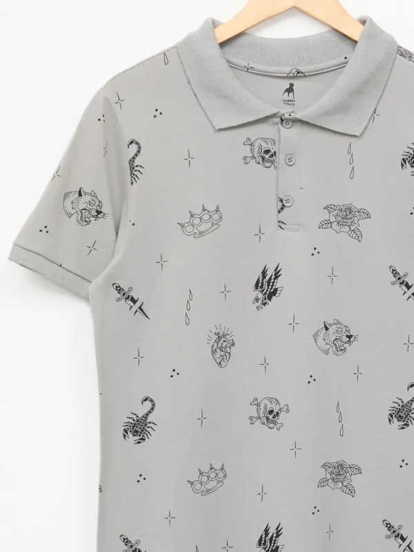 Playera Tipo Polo Manga Corta Estampada Gris - Imagen 2