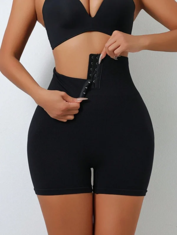 Pantalones cortos de mujer con cintura alta y hebilla