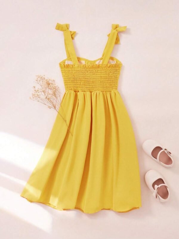 Vestido de verano sin mangas y acampanado con flores bordadas - Imagen 3