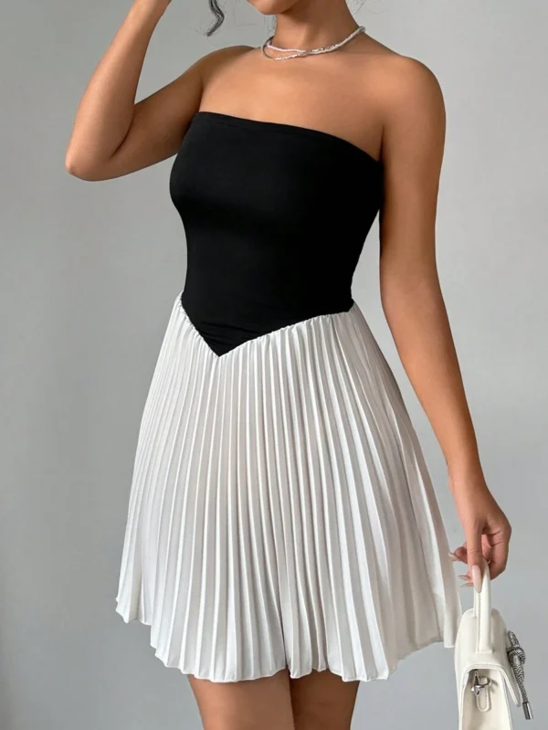 Vestido corto de tubo con dobladillo plisado de dos tonos