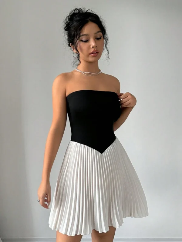 Vestido corto de tubo con dobladillo plisado de dos tonos - Imagen 2