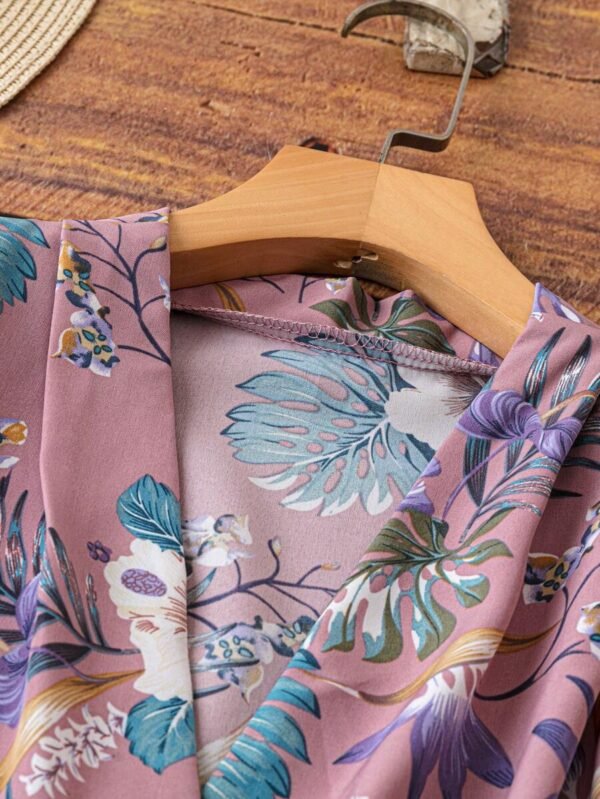 Blusa de talla grande con cuello en V sin mangas con estampado - Imagen 2