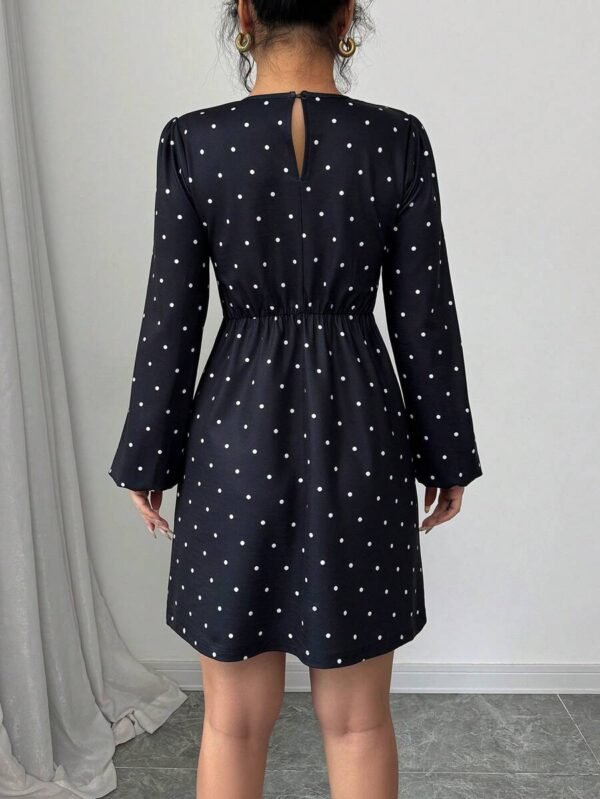 Vestido corto de línea A con lunares y mangas abullonadas - Imagen 3