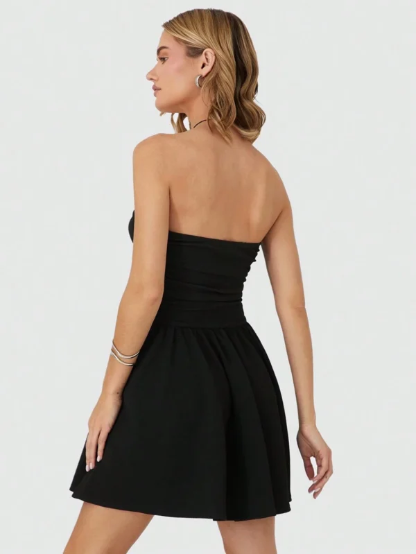 Vestido estraple de línea A fruncido con dobladillo - Imagen 3