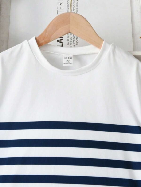 Conjunto De Camiseta De Manga Corta A Rayas Y Shorts Para Jovenes - Imagen 2