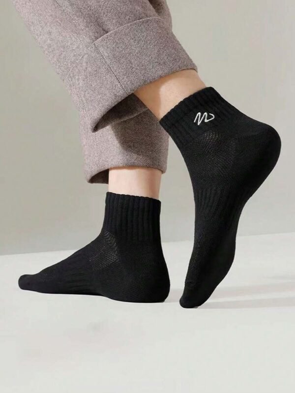 5 pares de calcetines de tobillo transpirables y con malla para deporte - Imagen 2