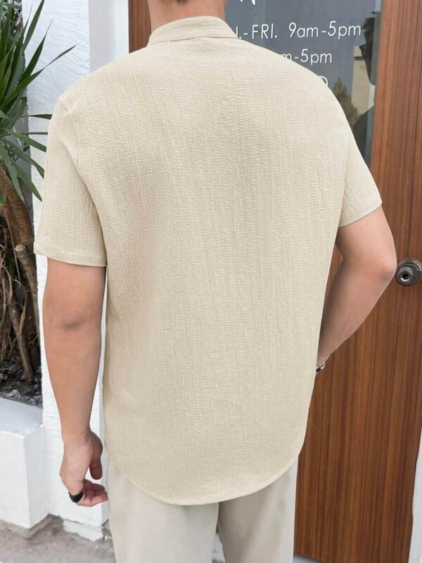 Camisa casual tejida con cuello alto para hombre de manga corta - Imagen 3
