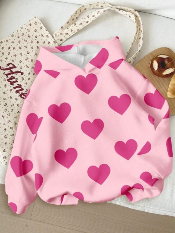 Sudadera con capucha cómoda y gráfico de corazón