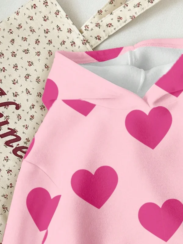 Sudadera con capucha cómoda y gráfico de corazón - Imagen 2