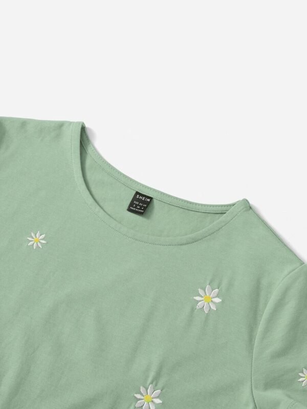 Camiseta De Manga Corta Verde Bordada Con Margaritas Florales - Imagen 2