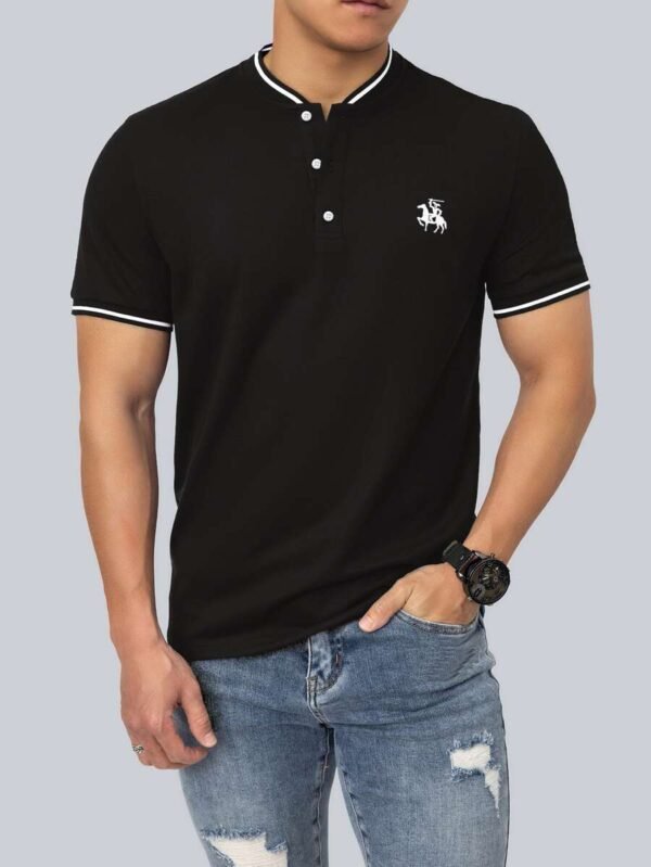Playera polo figura y con estampado de caballo unicolor