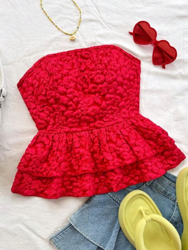Top casual de verano amarillo canario con peplum