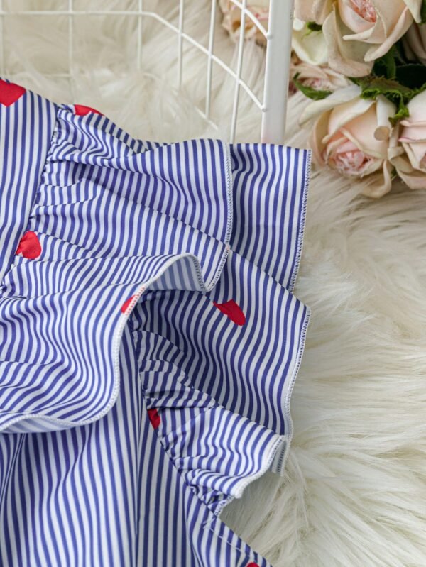 Blusa casual con cuello en V, volantes y rayas con diseño de corazón - Imagen 3