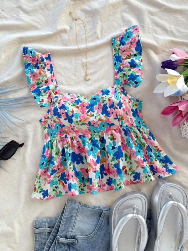Blusa de mujer con manga corta y estampado floral de color contrastante