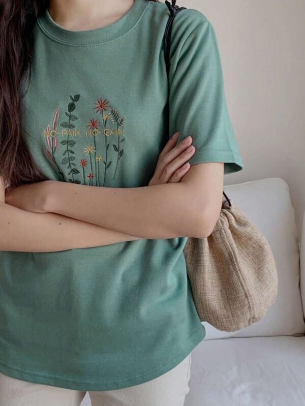 Camiseta con estampado gráfico para mujer - Imagen 3