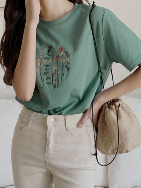 Camiseta con estampado gráfico para mujer - Imagen 2