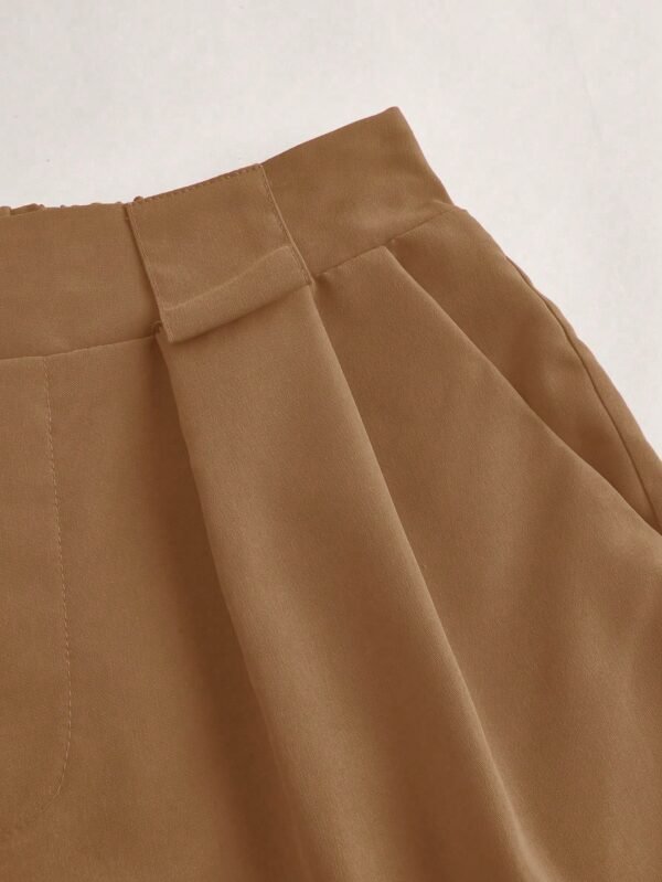Pantalones cortos sueltos informales de mujer con pliegues - Imagen 2