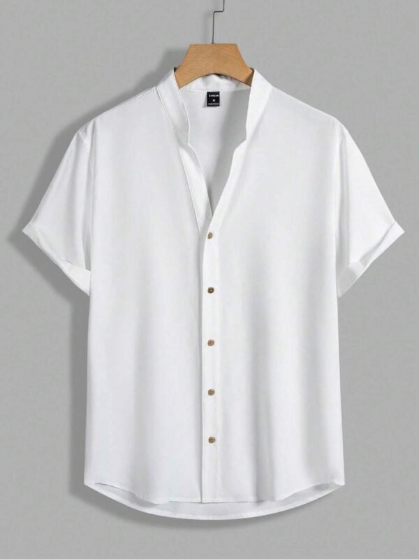 Camisa unicolor con botón para hombre