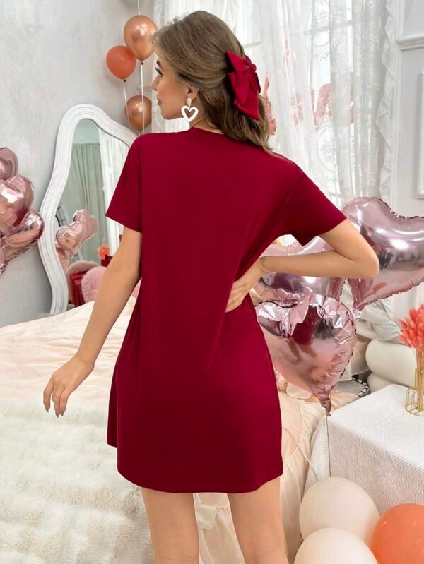 Vestido de pijama de noche con estampado de corazón negro - Imagen 2